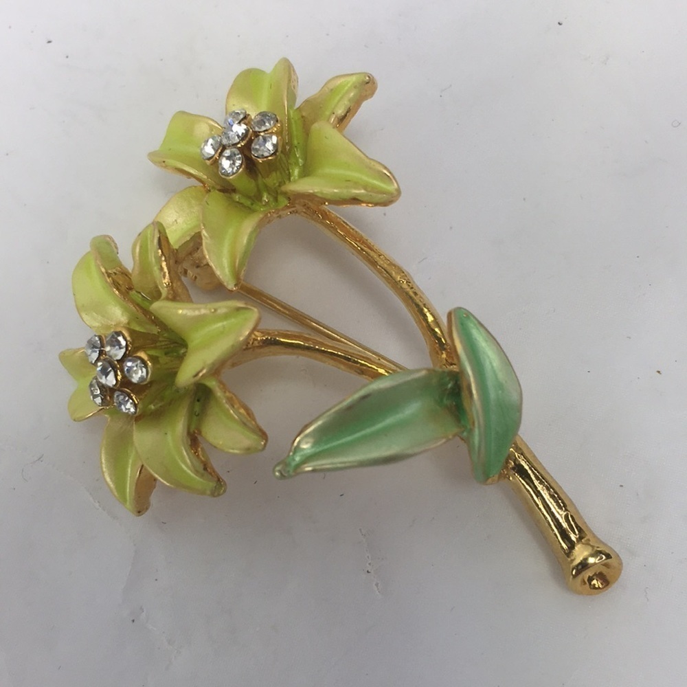 Vintage double flower green gold tone rhinestones